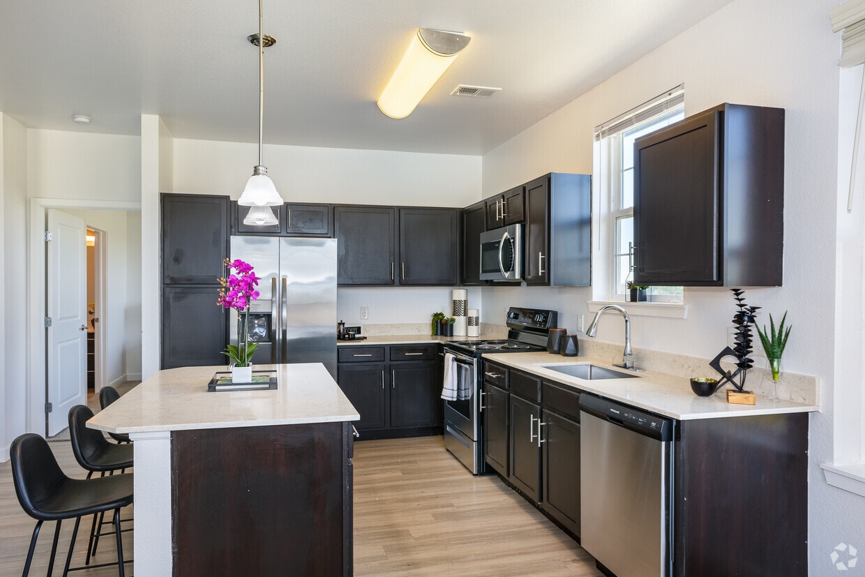 Floor Plan - 2 Bedroom, 2 Bathroom