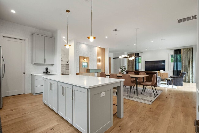 Photo - 1510 Newton St Unit ID1262011P