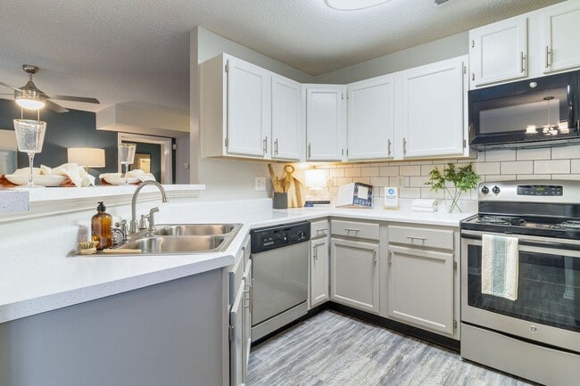 Photo - Hawthorne Park South