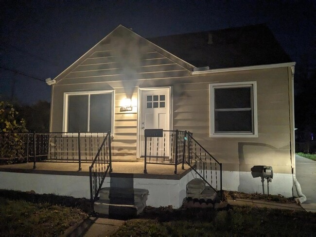 Building Photo - 1261 E Chesterfield St