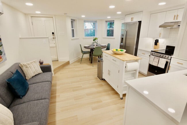 Photo - 921 South Carolina Ave SE Unit SI ID1094240P