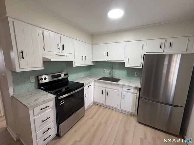 Photo - 1280 Townsend Ave