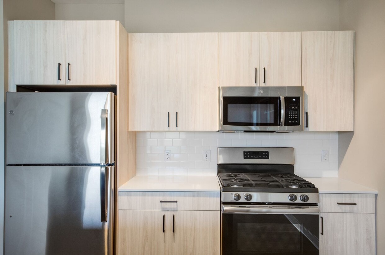 Floor Plan - Two Bedroom 1,076 SF(elevator building)