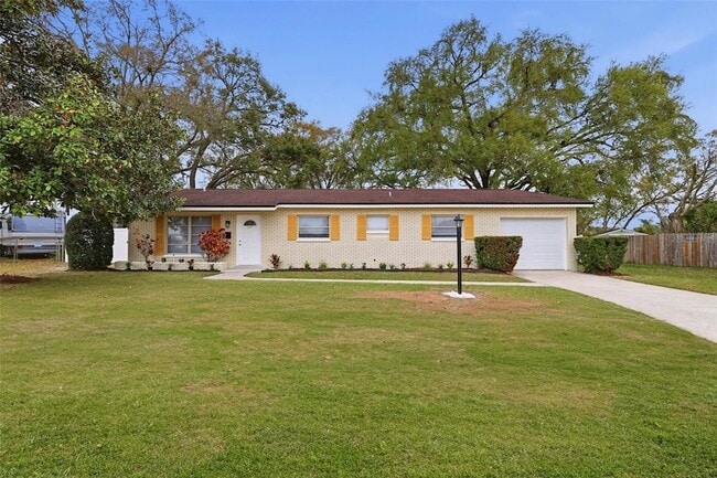 Building Photo - 2327 W Knollwood Pl
