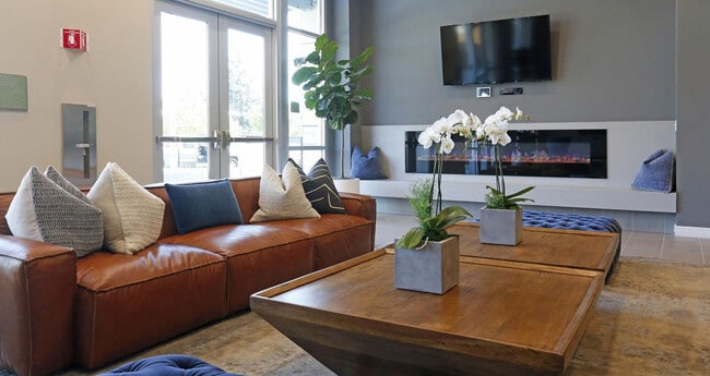 Building Photo - 19550 Vallco Pkwy Unit ID1280456P