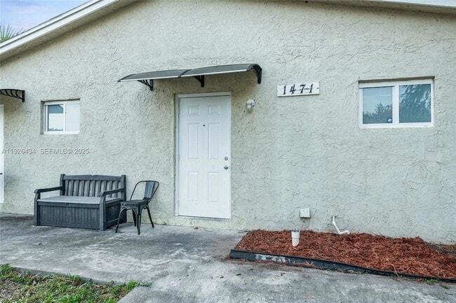 Photo - 1472 SW 44th Ave Unit 1