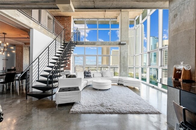 Building Photo - 2000 Bagby St Unit 13430