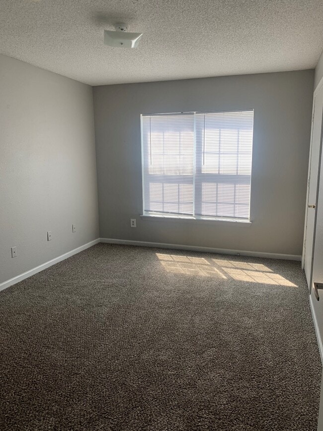 Photo - Sterling Creek Apartments