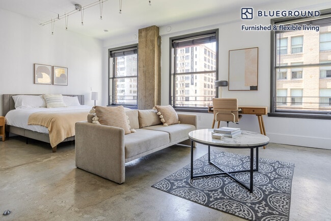 Building Photo - 810 S Spring St Unit FL6-ID1425