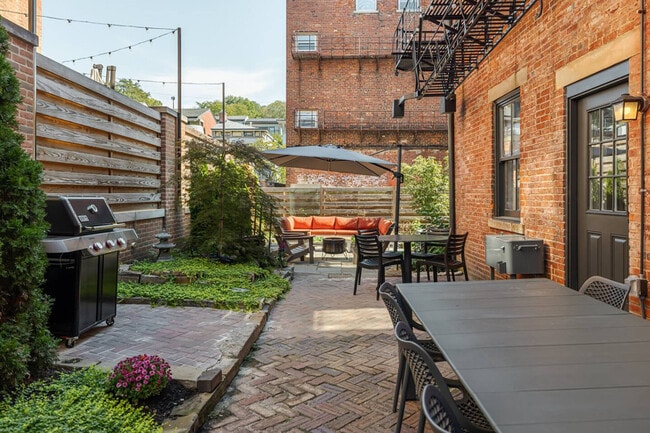 Photo - 1326 Broadway Unit ID1324946P