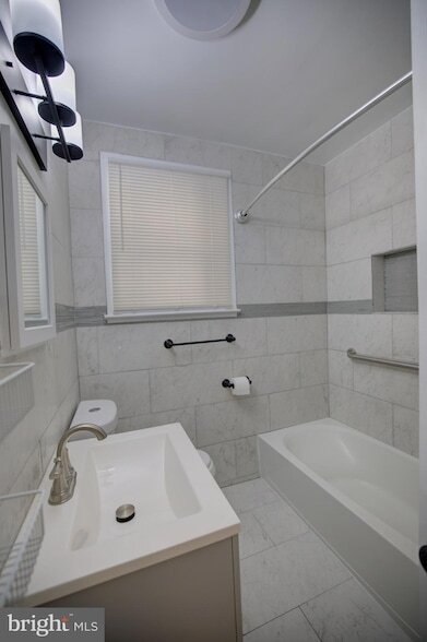 Photo - 3015 Gibbons Ave