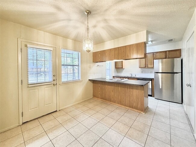 Photo - 504 Campbell Ln