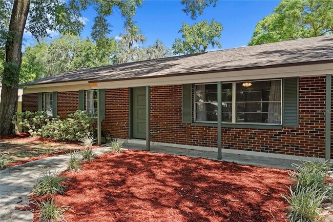 Building Photo - 6928 Greenhill Pl