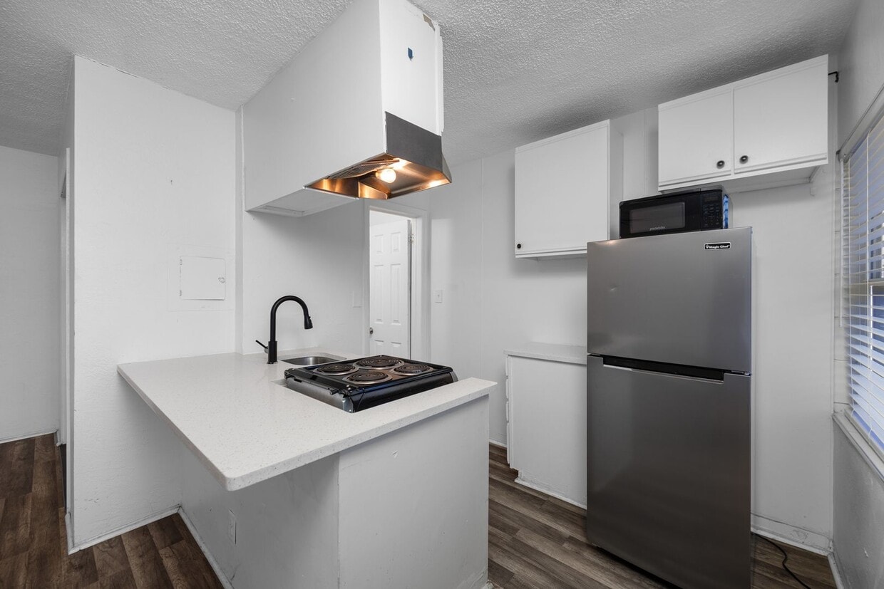 Floor Plan - Studio - Kitchen Island