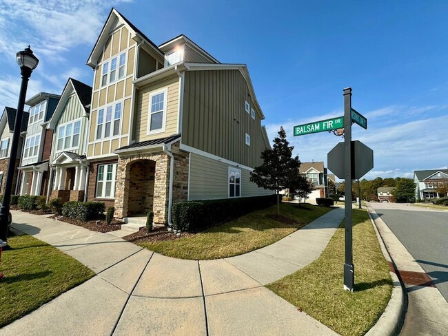 Photo - 563 Balsam Fir Dr