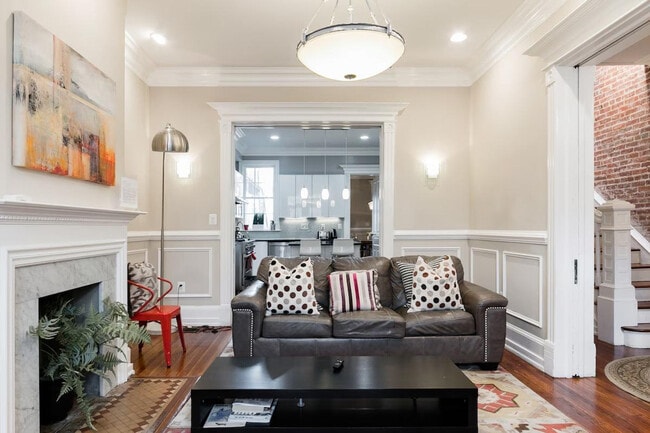 Building Photo - 436 Q St NW Unit ID1034729P