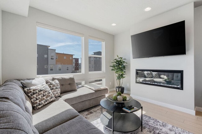 Photo - 6831 Silver Creek Dr Unit ID1249880P