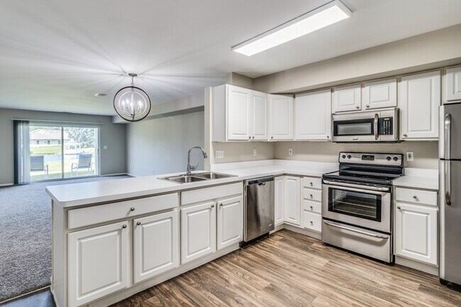 Building Photo - Keystone Lake Apartments