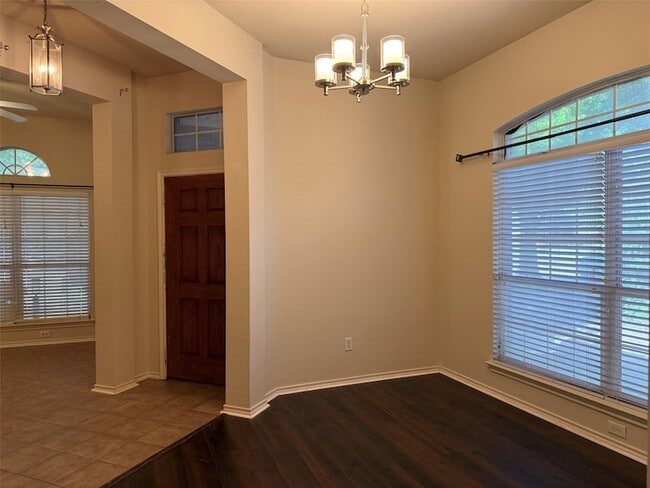 Photo - 5827 Silver Sage Ln
