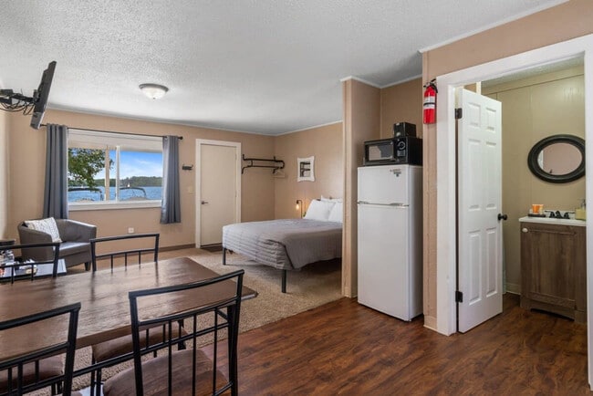 Photo - 228 E State St Unit SI ID1539804P