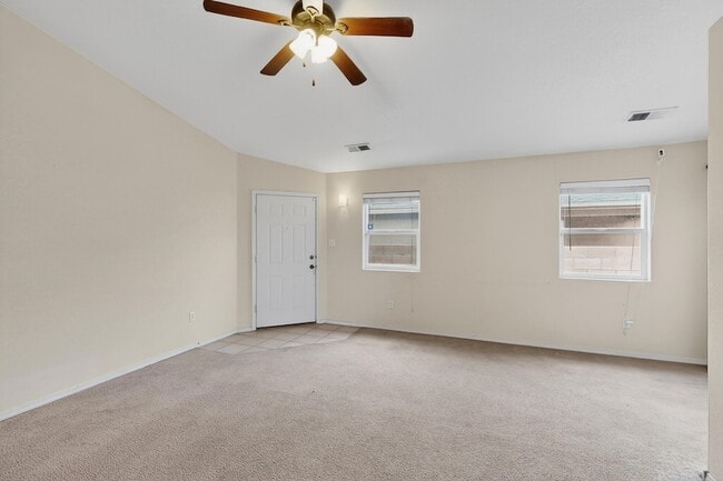 Photo - 9000 Violet Orchid Tr SW