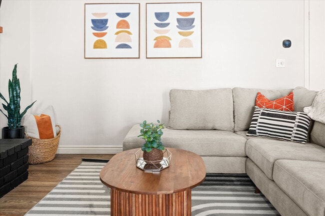 Building Photo - 952 W Plata Ave Unit ID1319150P