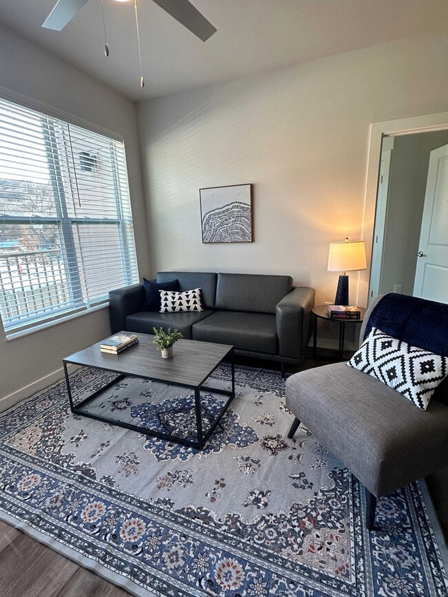 Photo - 1001 Marshall Ave Unit SI FL1-ID1261717P