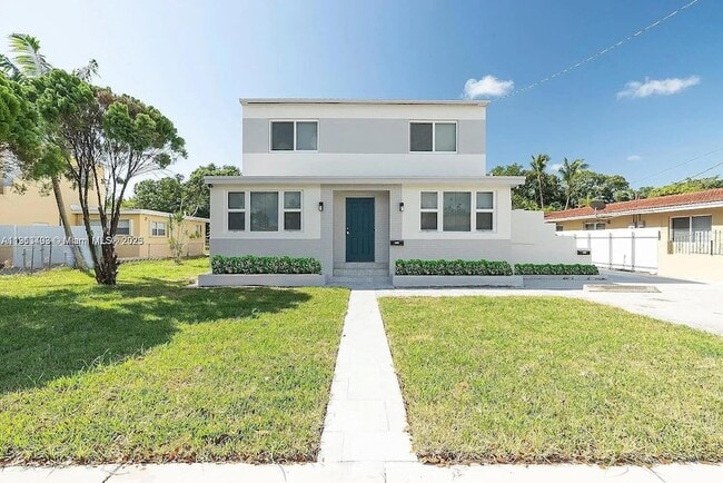 Building Photo - 3030 NW 16th St Unit 1