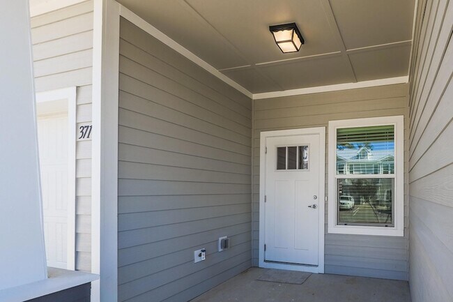 Photo - 432 Date Palm Ln