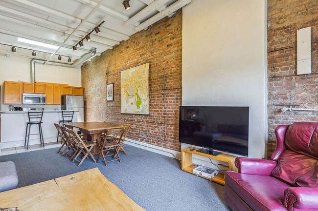 Building Photo - 2078 W 25th St Unit SI FL3-ID1593880P