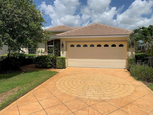 Building Photo - 2775 Royal Palm Dr