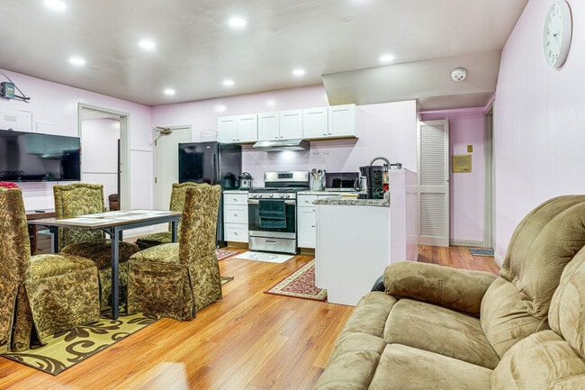 Building Photo - 17777 Camelot Ln Unit ID1305175P