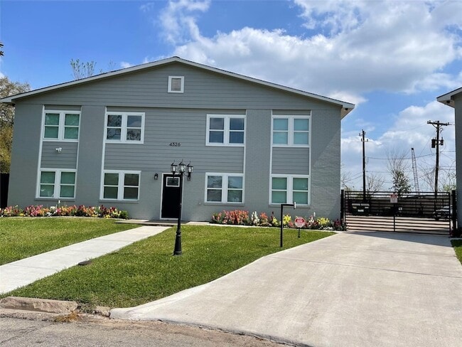 Building Photo - 4326 Alconbury Ln Unit 6