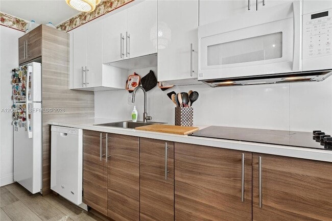 Photo - 1255 Collins Ave Unit 508