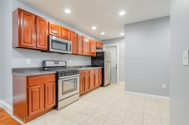 Photo - 396 Union St