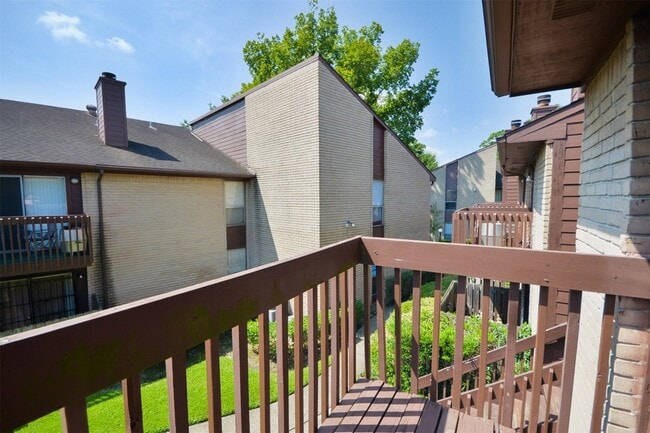 Photo - 12905 Woodforest Blvd Unit 608