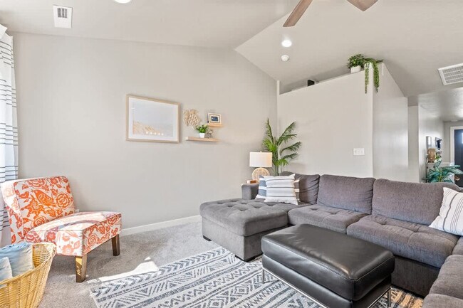 Photo - 16730 Suffolk Ave Unit SI ID1460939P