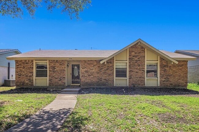 Photo - 1814 Addington Dr