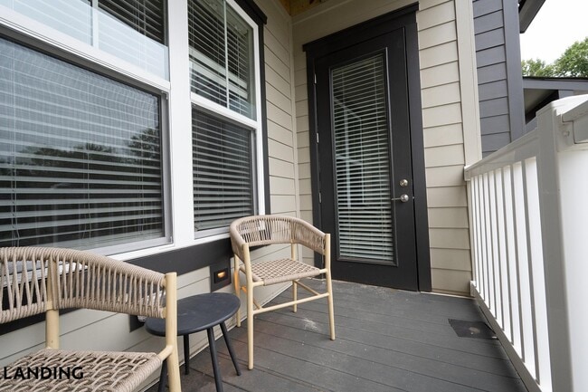 Photo - 404 W 26th St