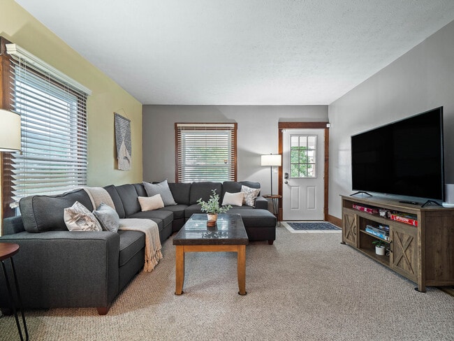 Building Photo - 681 Washington St Unit ID1272058P