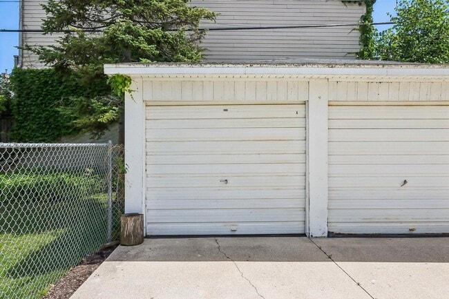 Photo - 1660 N Marshall St