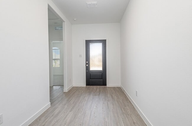 Photo - 545 Ml Trce Wy