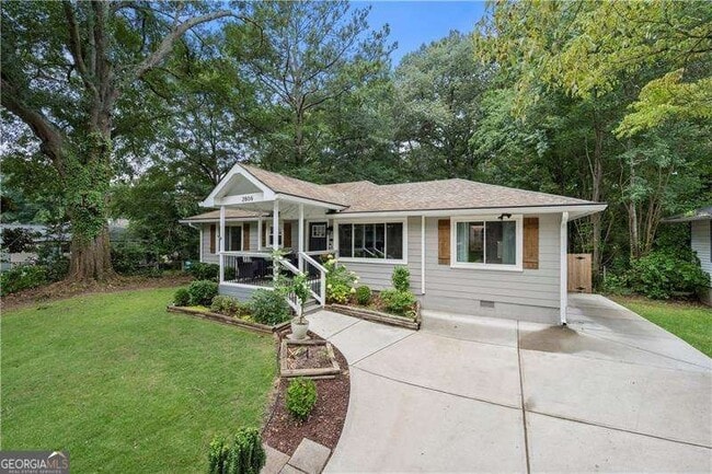 Photo - 2806 Fraser St