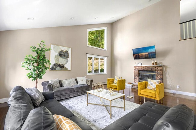 Photo - 1099 NY-17M Unit ID1056718P