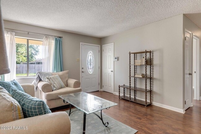 Photo - 303 Plaza Village Dr