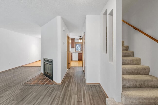 Photo - 232 3rd Ave NE