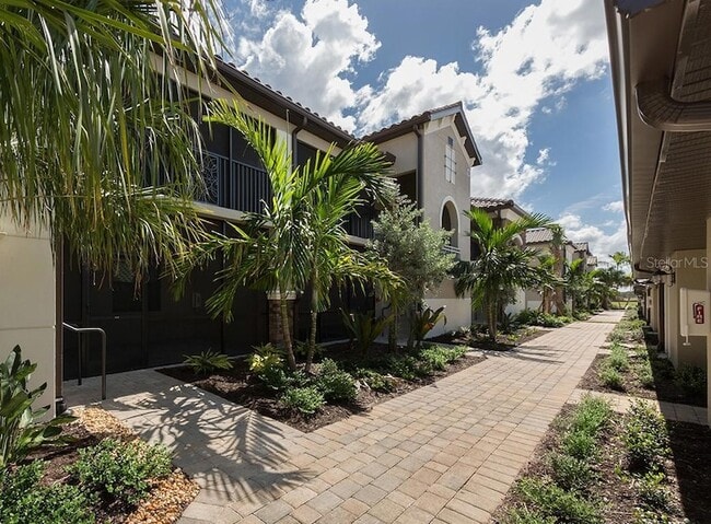 Photo - 5528 Palmer Cir Unit 105