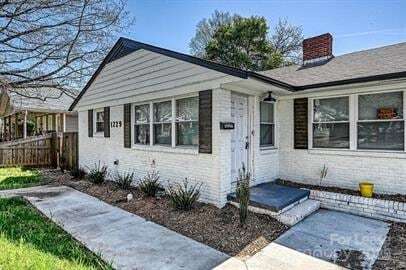 Building Photo - 1229 Effingham Rd