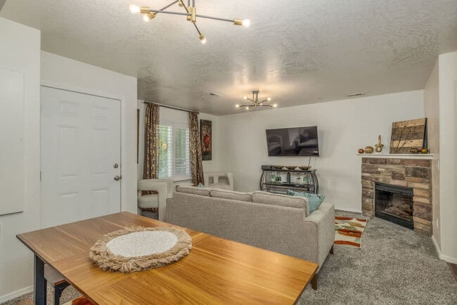 Photo - 574 Hydra Pl Unit SI ID1542951P
