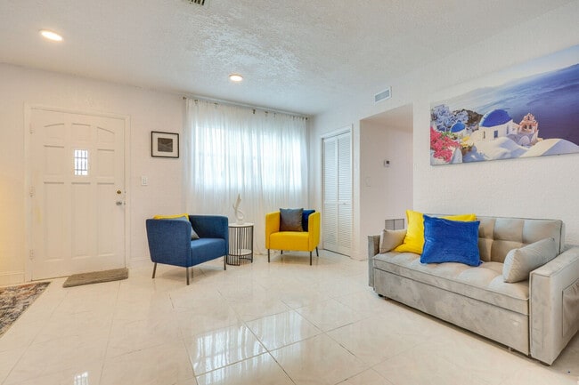 Photo - 19630 NW 5th Ave Unit ID1306987P